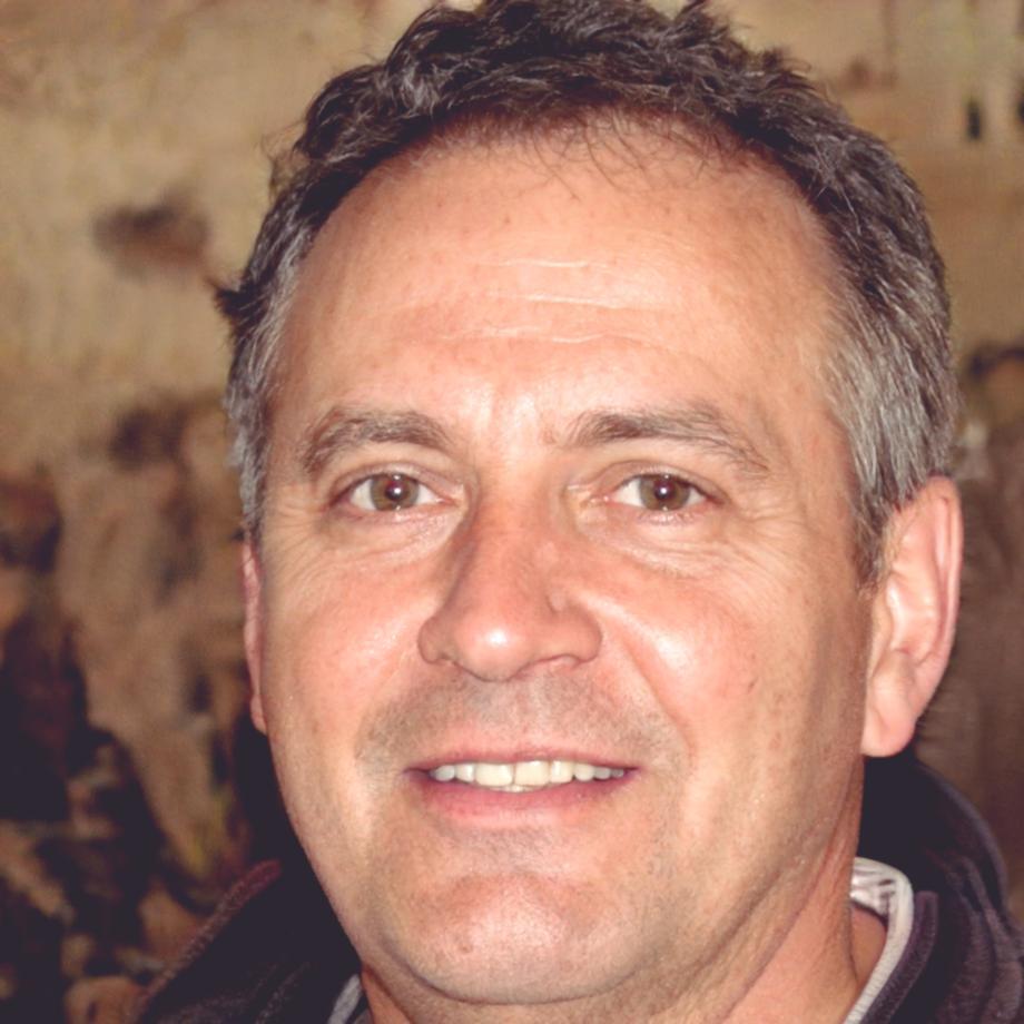 Krisjen Velmour, lead floral designer